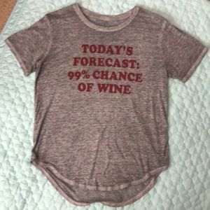 Cute graphic short sleeve top!